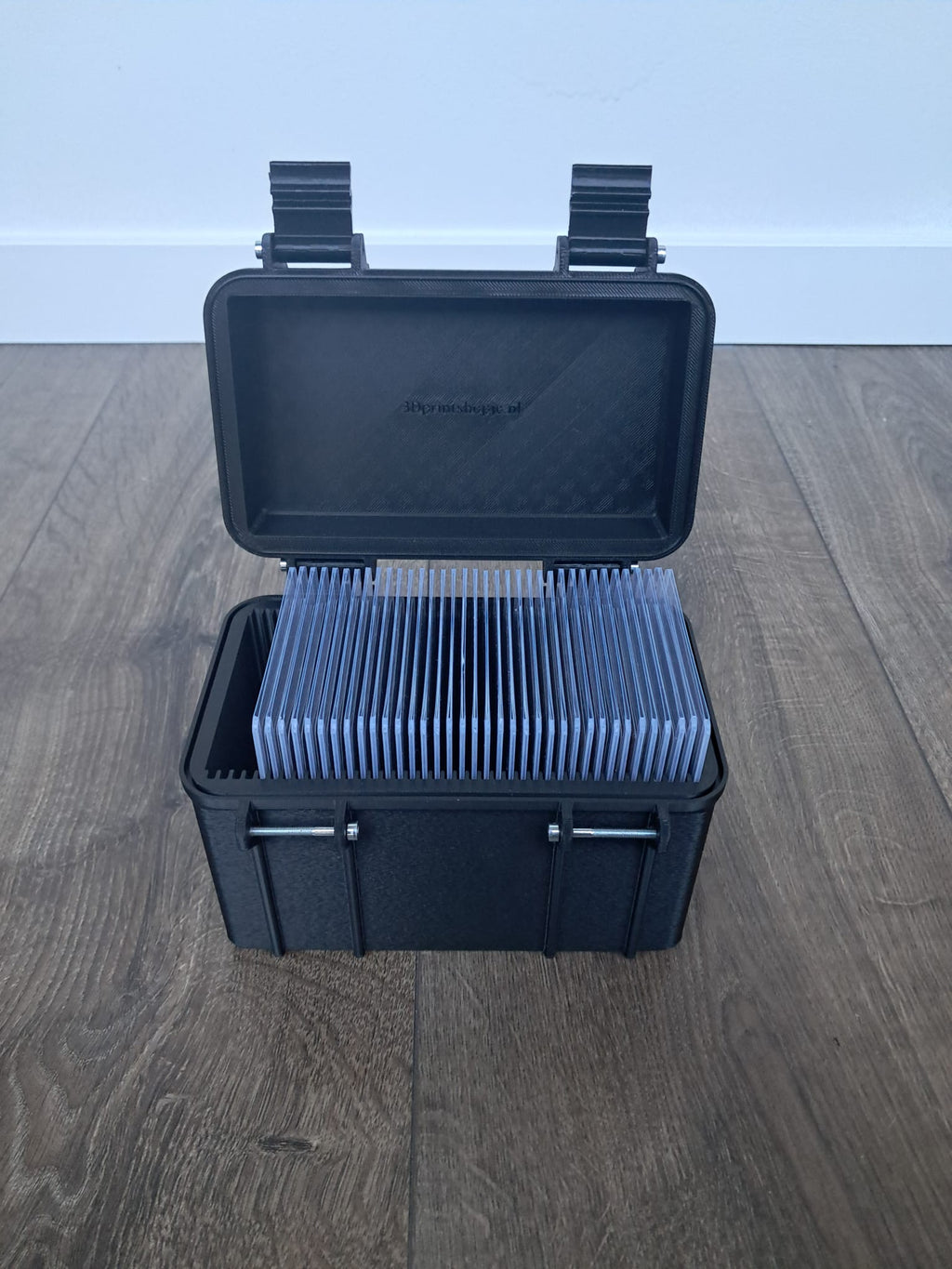 Opbergdoos geschikt voor Pokémon toploader kaarten – Carbon Fiber Editie